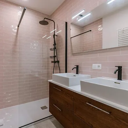 아파트 Casiola - Cozy Ground-floor With Terrace In *