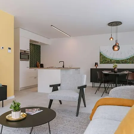 Cozy Apartment With Terrace In Ostend- New *