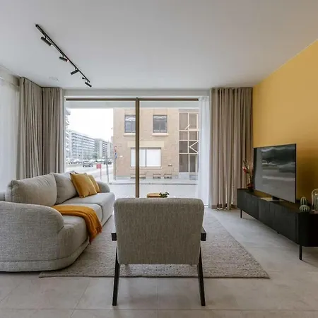 Cozy Apartment With Terrace In Ostend- New *