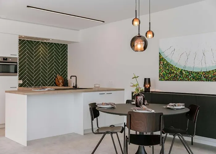 Casiola - Cozy Ground-floor With Terrace In Apartment